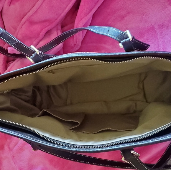 Skull tote bag in New condition. Big and roomy. - Picture 3 of 4